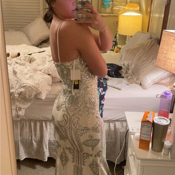 Betsy Adam’s White Formal Gown - Picture 4 of 4